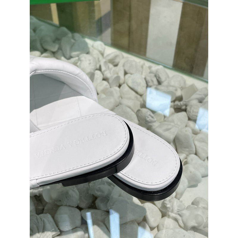 Bo*te*ga ve*ne*ta rubber lido sandals wax