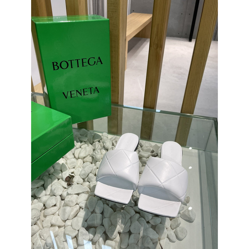 Bo*te*ga ve*ne*ta rubber lido sandals wax