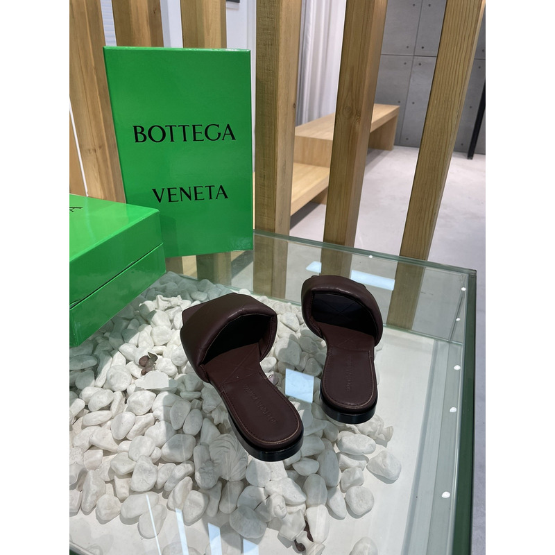 Bo*te*ga ve*ne*ta rubber lido sandals fondant