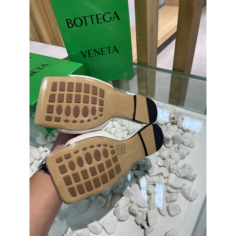 Bo*te*ga ve*ne*ta rubber lido sandals wax