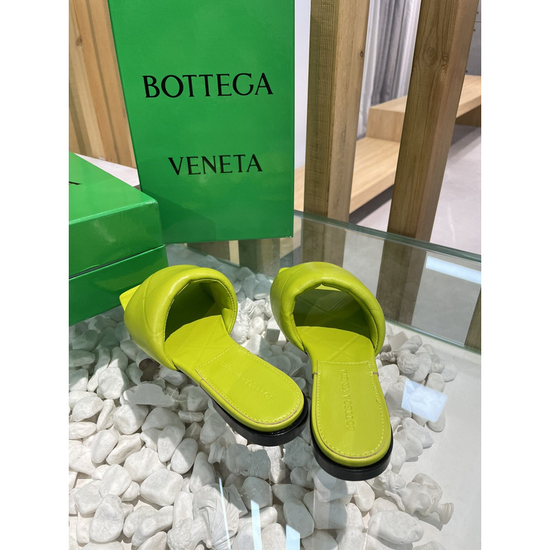 Bo*te*ga ve*ne*ta rubber lido sandals kiwi