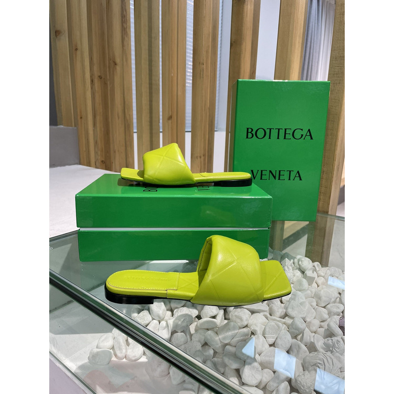 Bo*te*ga ve*ne*ta rubber lido sandals kiwi