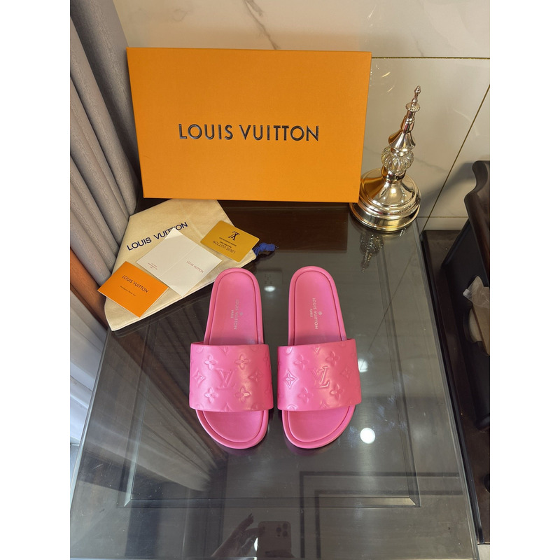 l**is V*t*n jumbo flatform mule pink