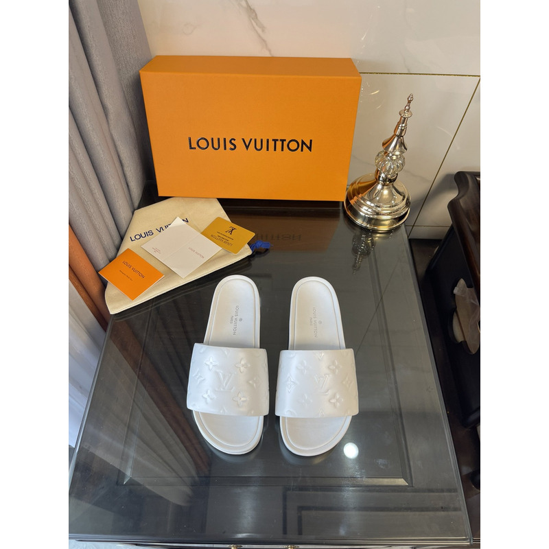 l**is V*t*n jumbo flatform mule white