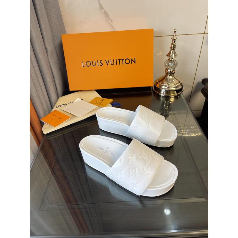 l**is V*t*n jumbo flatform mule white