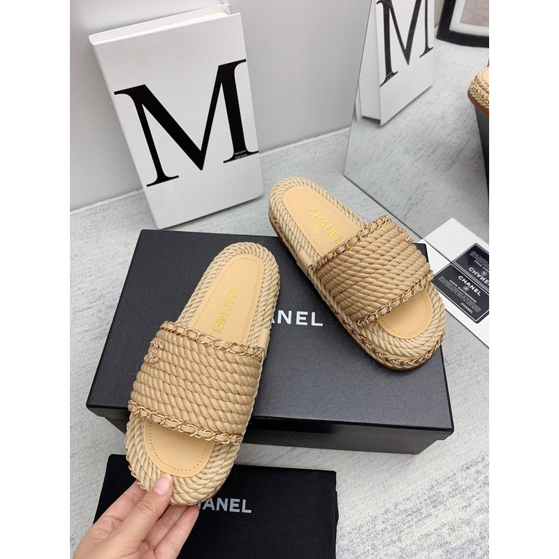 Ch*el interlocking cc logo slides beige