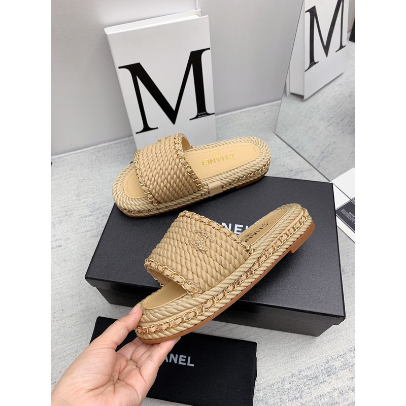 Ch*el interlocking cc logo slides beige