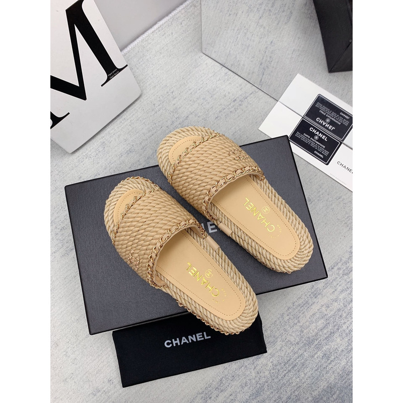 Ch*el interlocking cc logo slides beige