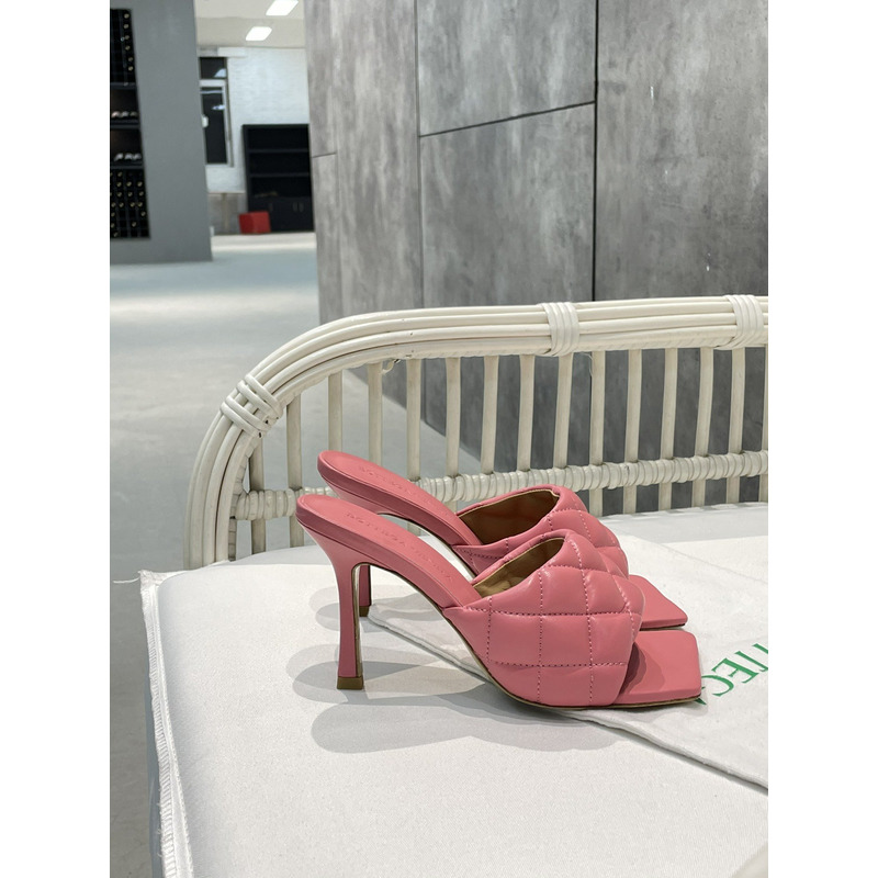 Bo*te*ga ve*ne*ta lido heels pink