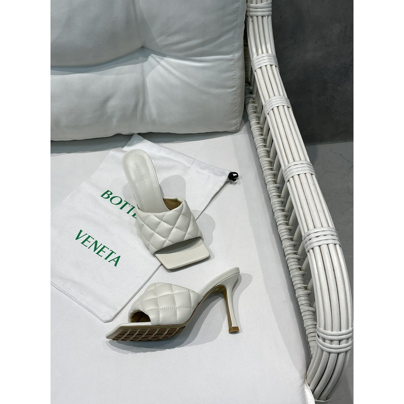 Bo*te*ga ve*ne*ta lido heels white