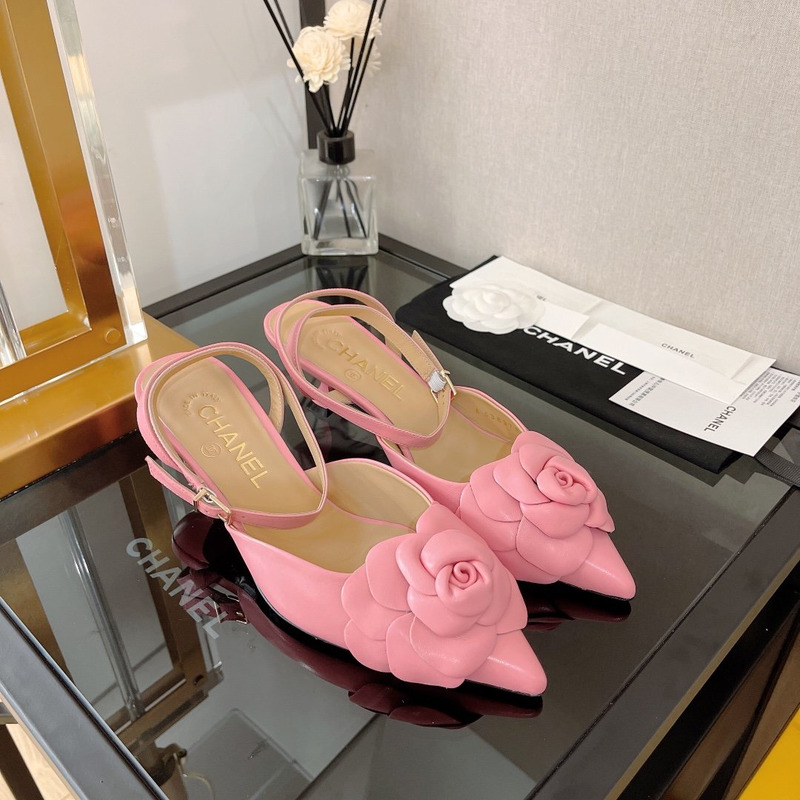 Ch*el camellia leather sandals pink