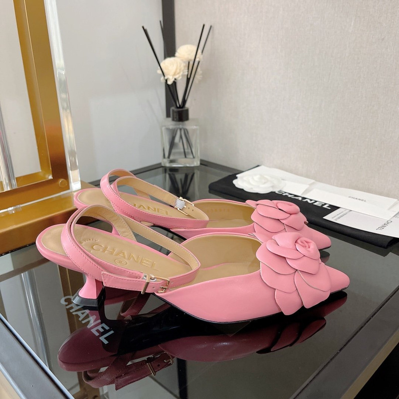 Ch*el camellia leather sandals pink