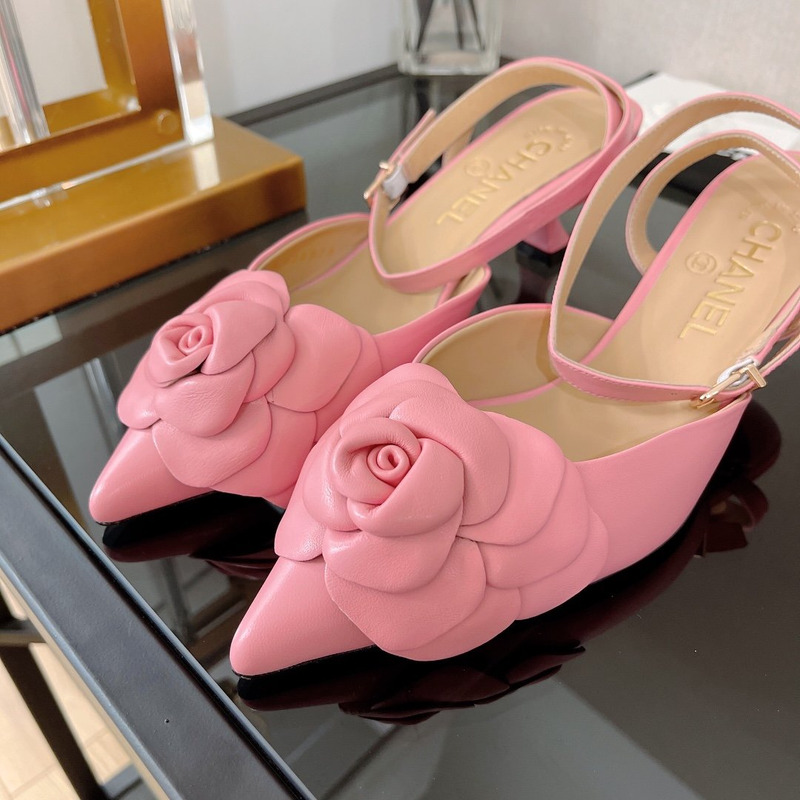 Ch*el camellia leather sandals pink