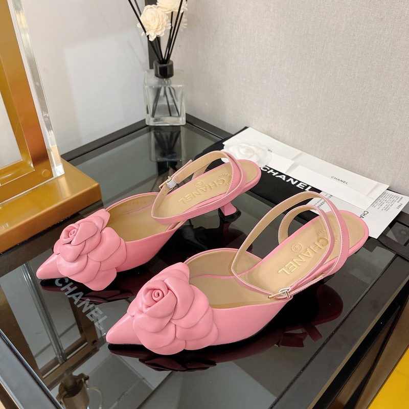 Ch*el camellia leather sandals pink