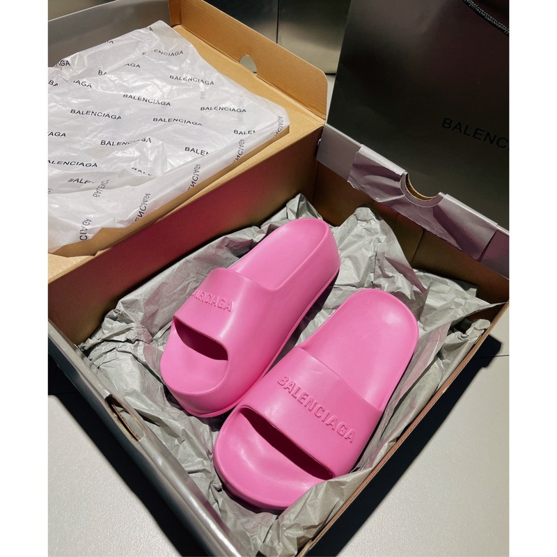 Ba*len*cia*ga women''s chunky slide sandal in fluo pink