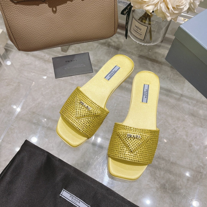 Pra*a diamond slides yellow