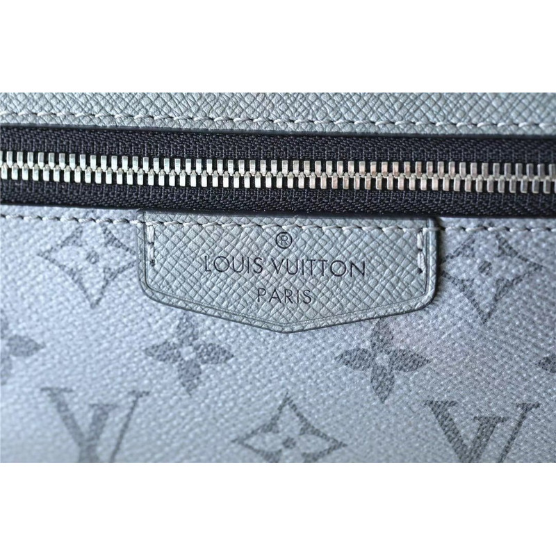 l**is V*t*n taigarama monogram canvas taiga outdoor bumbag silver