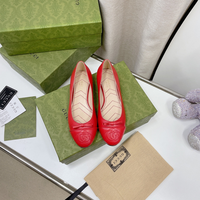 G*u*i women''s ballet flat with double g red leather