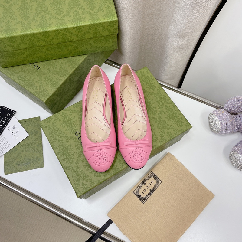 G*u*i women''s ballet flat with double g pink leather