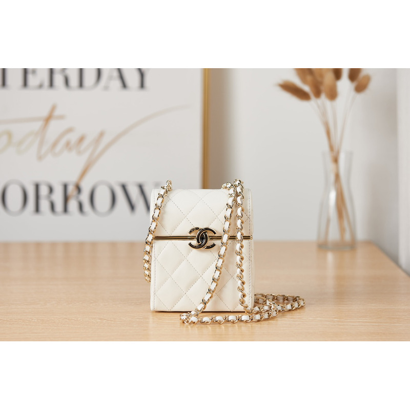 Ch*el small vanity case bag with chain white