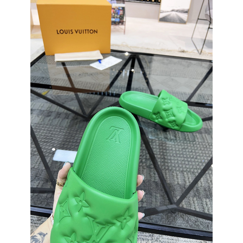 l**is V*t*n waterfront slippers green