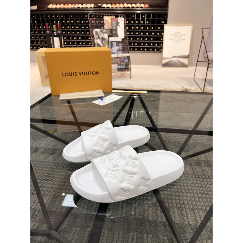 l**is V*t*n waterfront slippers white