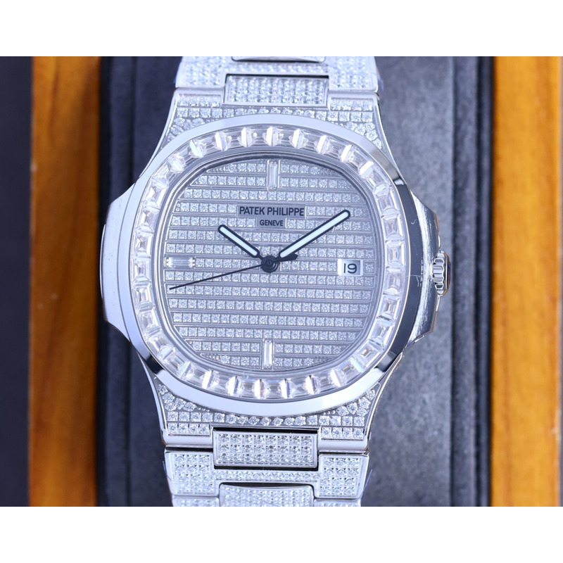 Patek Philippe Nautilus 5719 Grey Emerald Diamonds