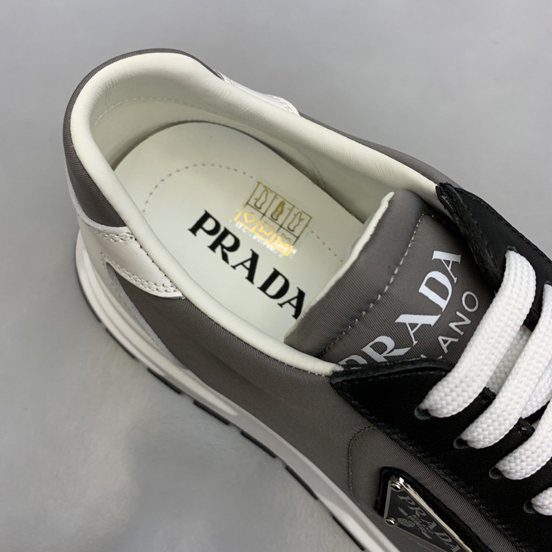 Pra*a logo low-top sneakers grey & white