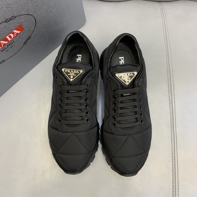 Pra*a logo low-top sneakers black