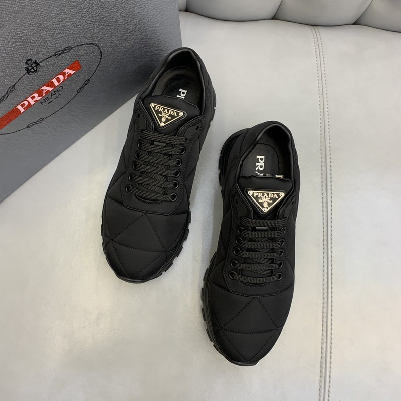 Pra*a logo low-top sneakers black