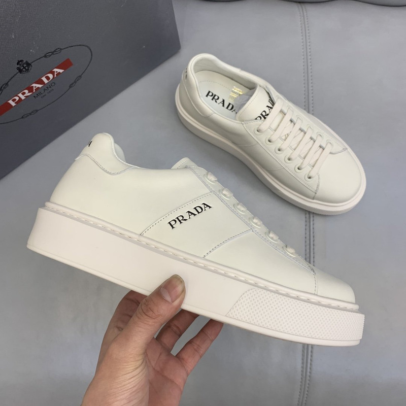 Pra*a unisex plain leather logo low-top sneakers white