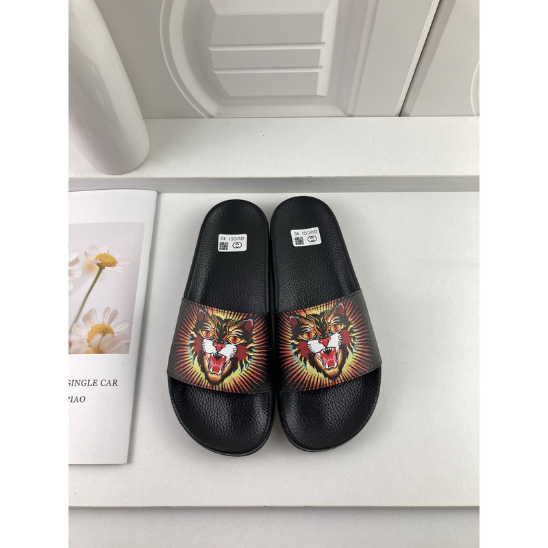 G*u*i tiger sandals black