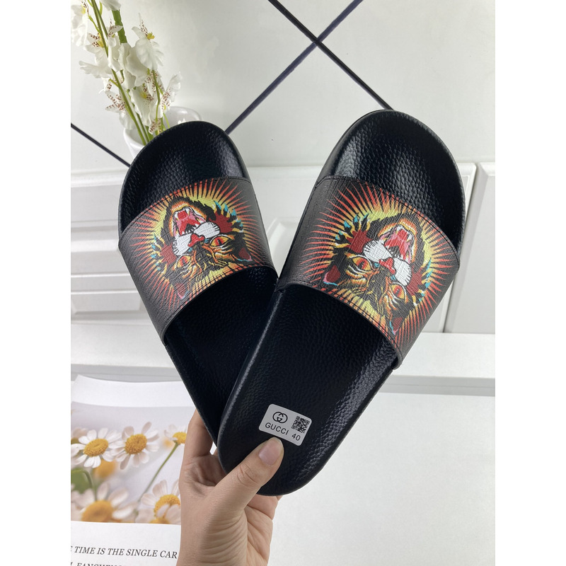 G*u*i tiger sandals black