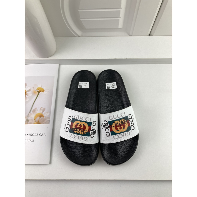 G*u*i sandal motif slide