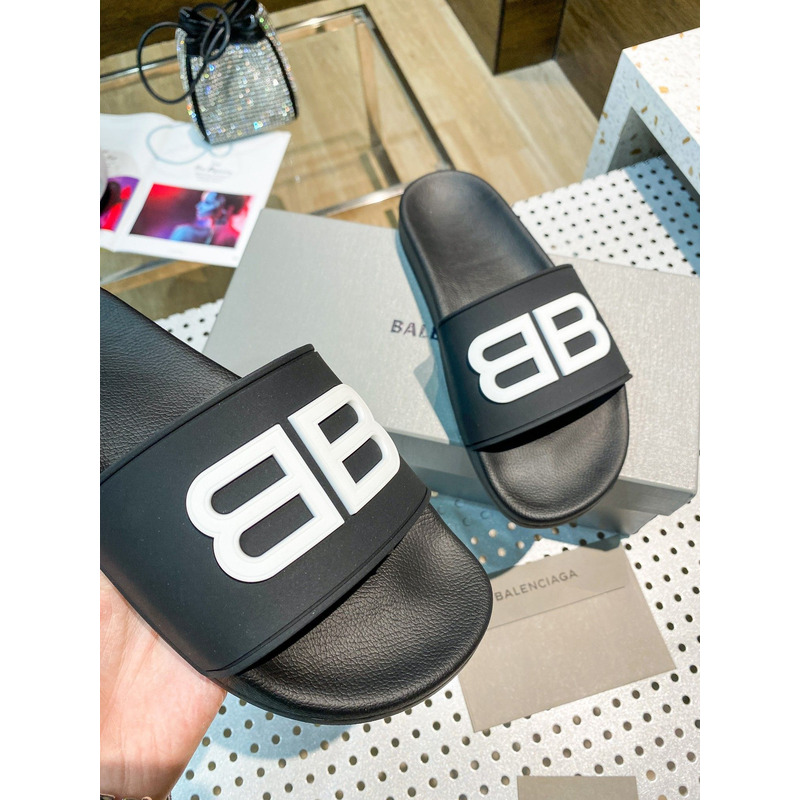 Ba*len*cia*ga glow-in-the-dark bb pool slides black