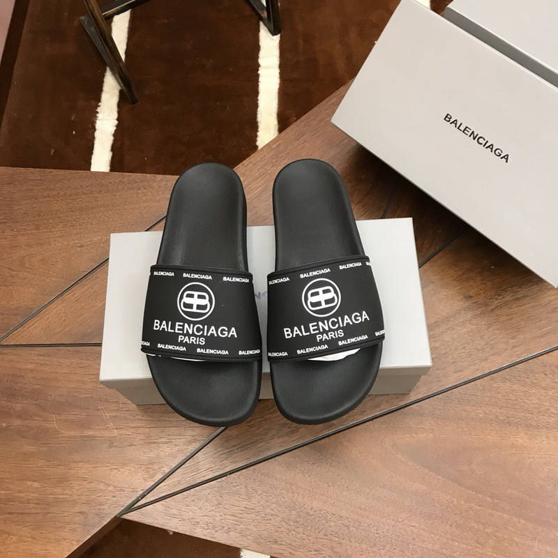 Ba*len*cia*ga pool logo slides black