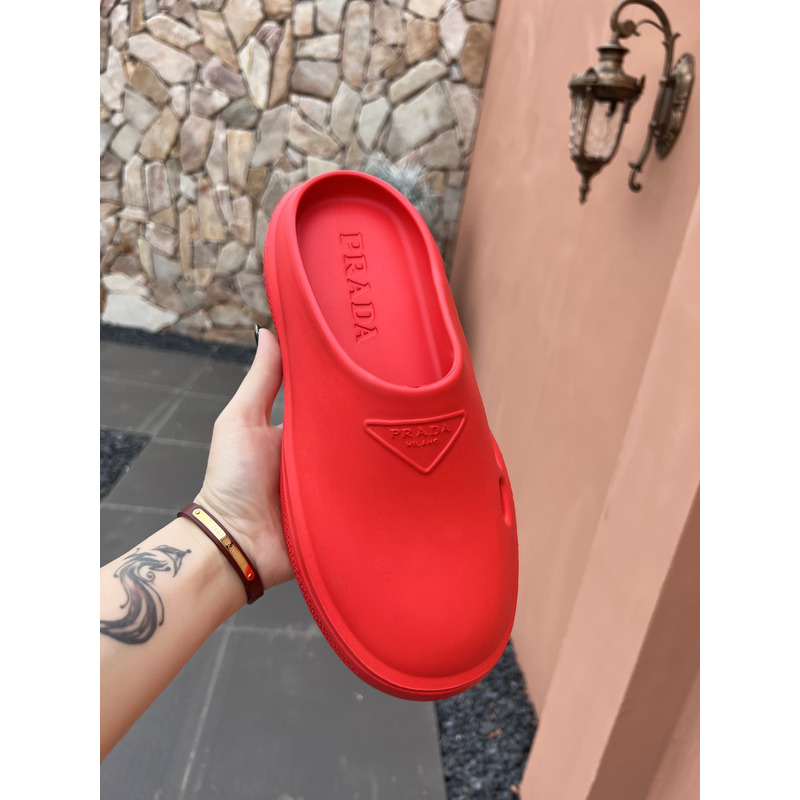 Pra*a foam rubber mules slides red