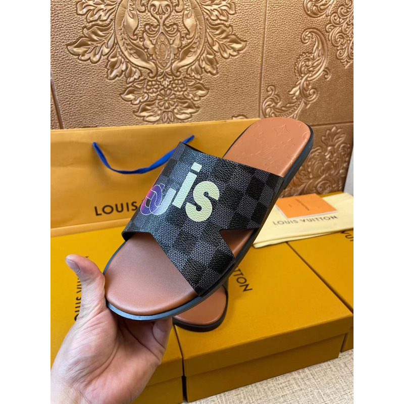 l**is V*t*n color print damier mules