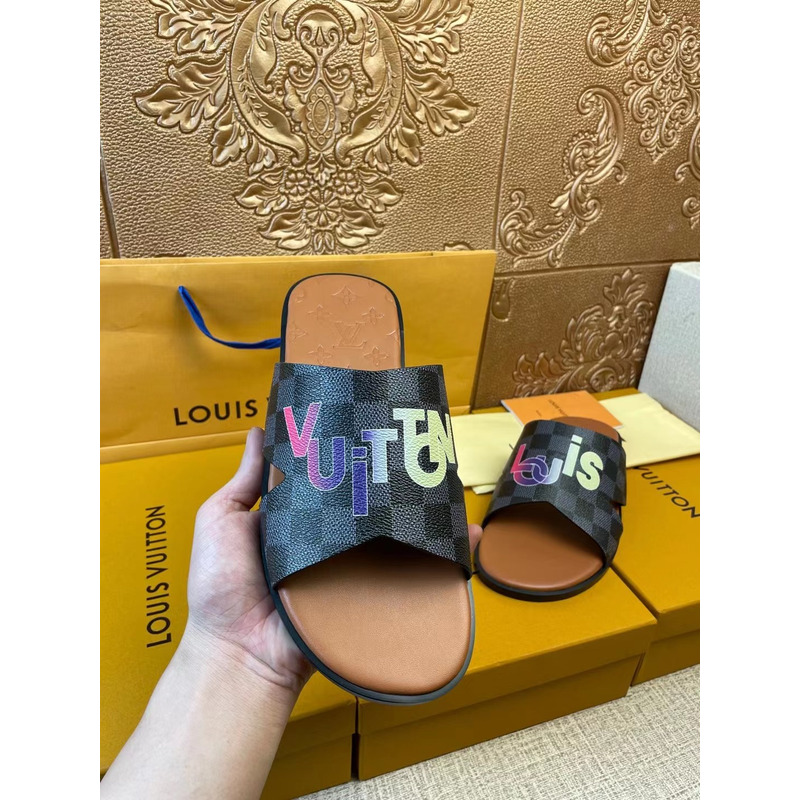 l**is V*t*n color print damier mules