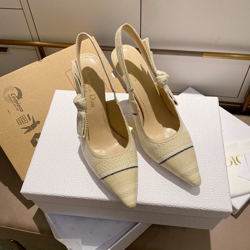 D*or j''aD*or singback pump high heels beige