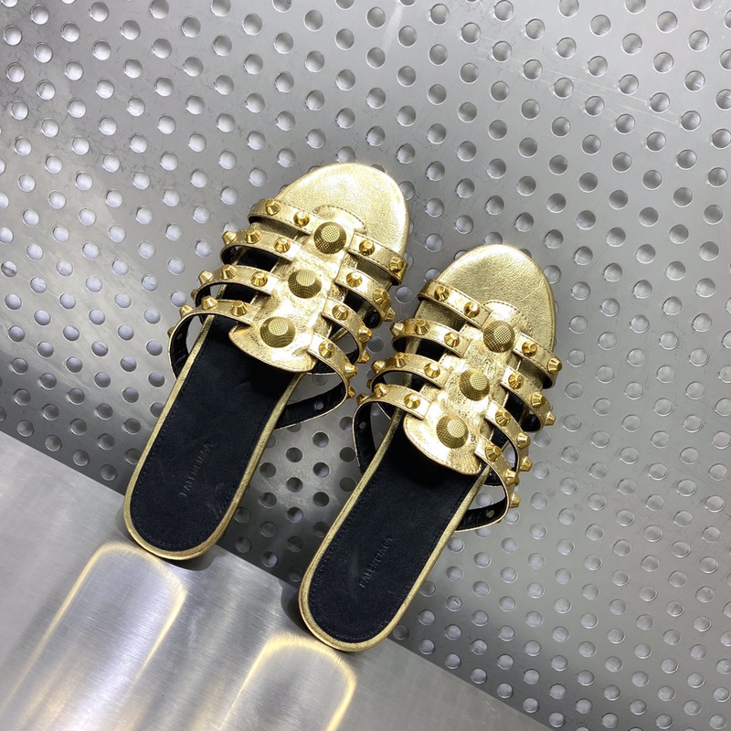 Ba*len*cia*ga giant studded leather gold