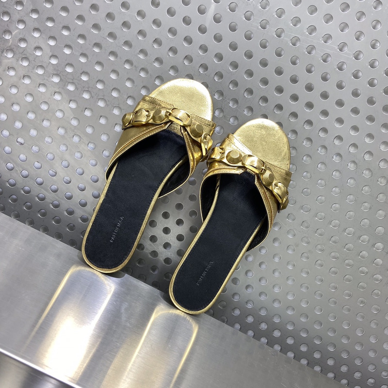 Ba*len*cia*ga cagole flats sandals in arena metallic lambskin gold