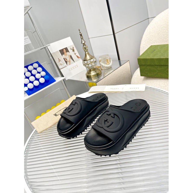 G*u*i women''s slide sandal with interlocking g black