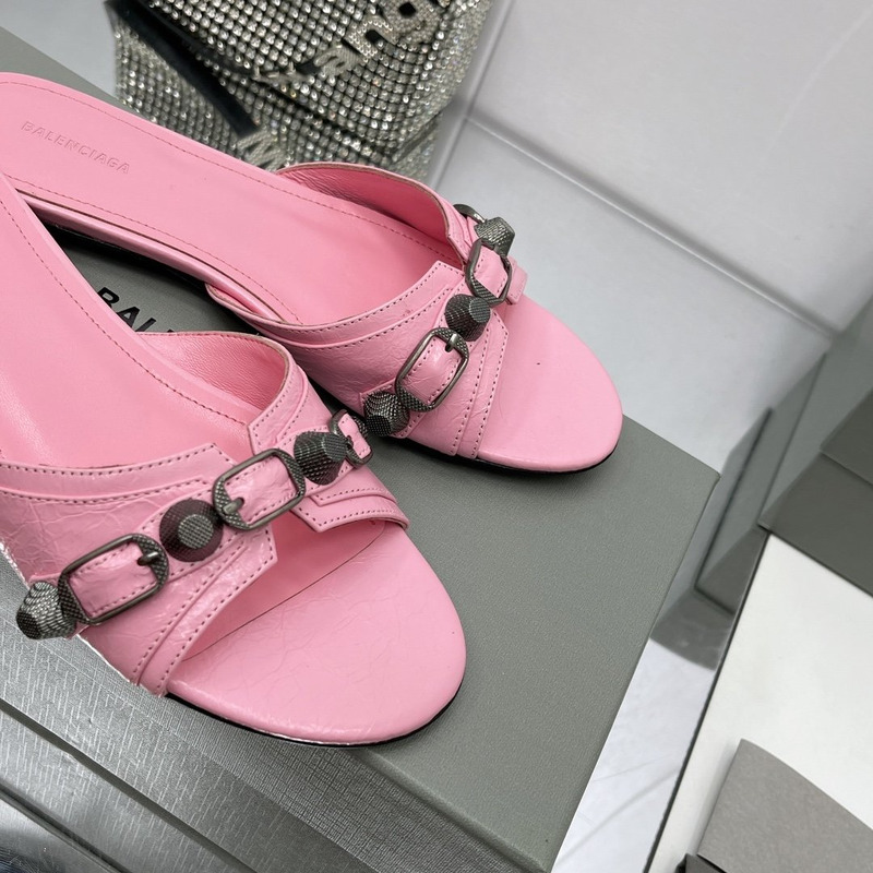 Ba*len*cia*ga cagole sheepskin sandals pink