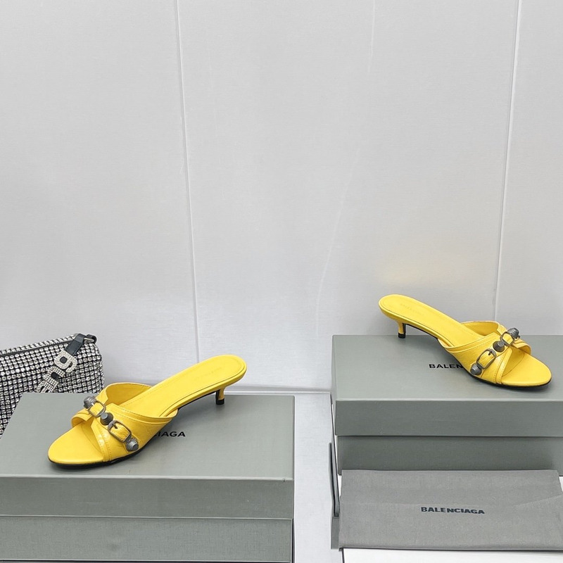 Ba*len*cia*ga cagole sheepskin sandals yellow