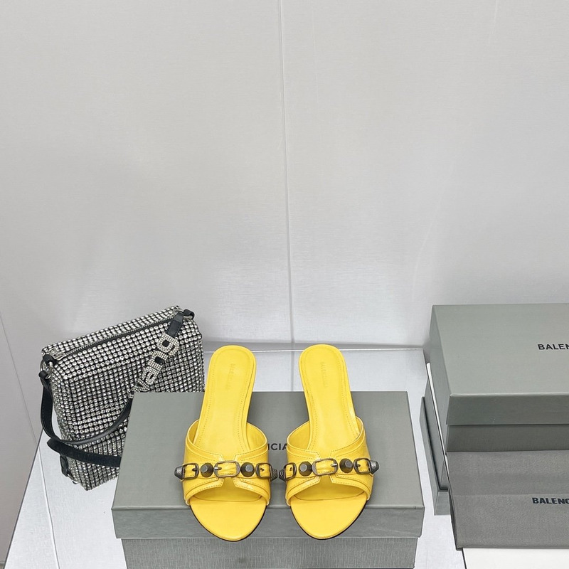 Ba*len*cia*ga cagole sheepskin sandals yellow