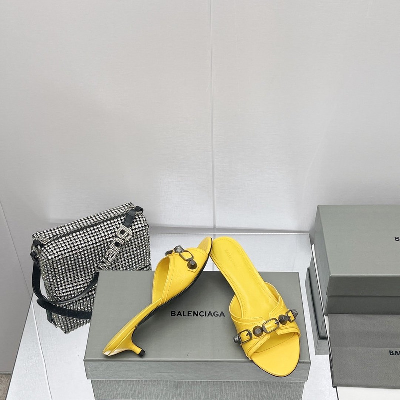 Ba*len*cia*ga cagole sheepskin sandals yellow