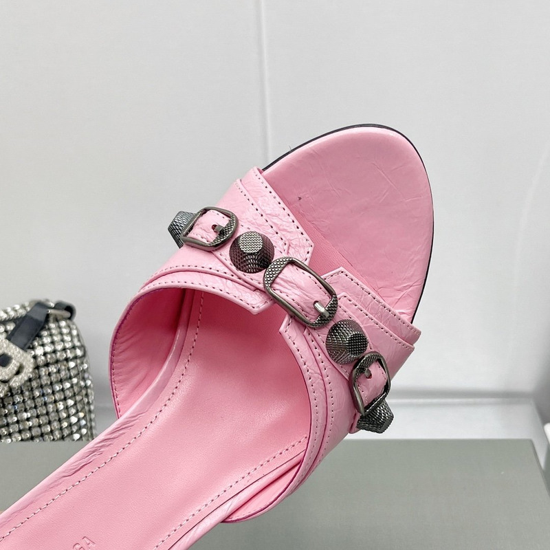 Ba*len*cia*ga cagole sheepskin sandals pink