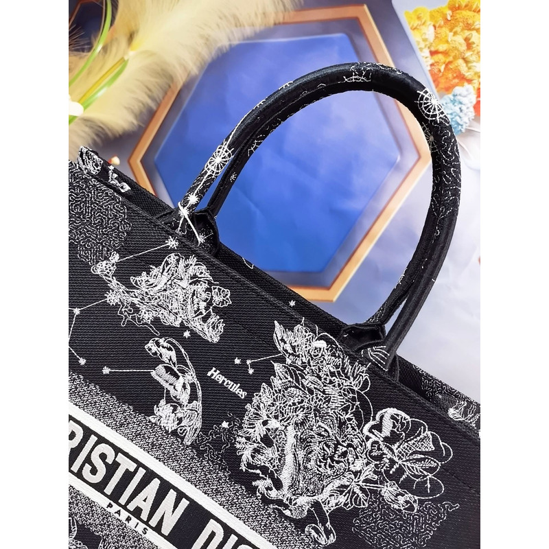 D*or constellation embroidered tote bag black