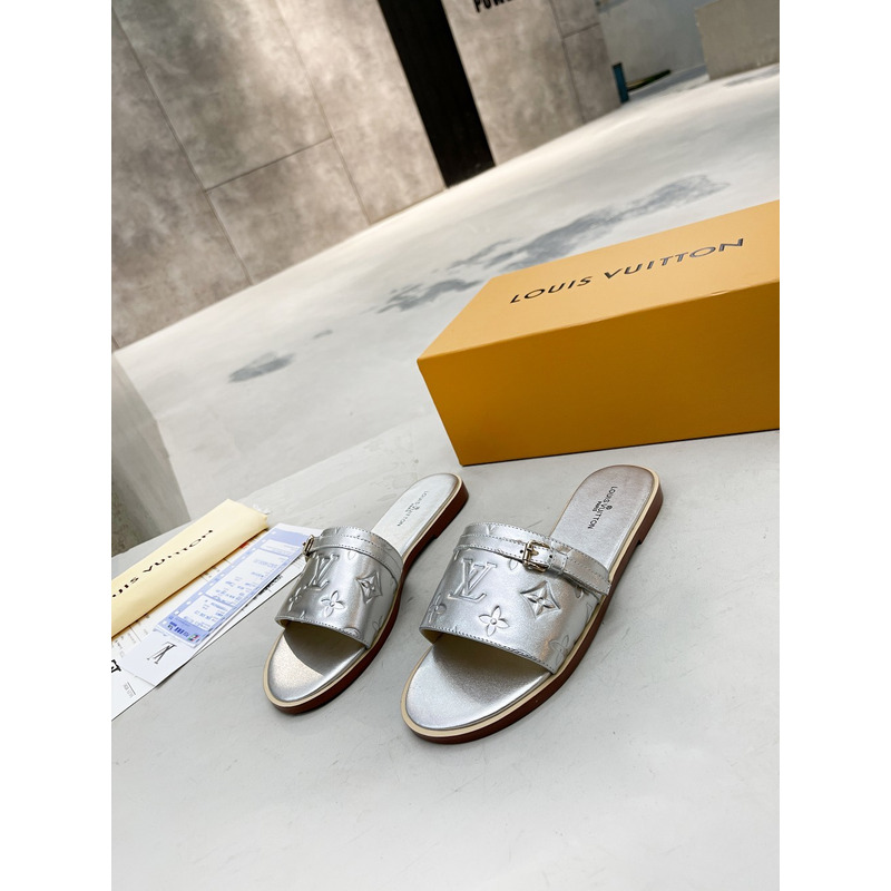 l**is V*t*n flat mules silver